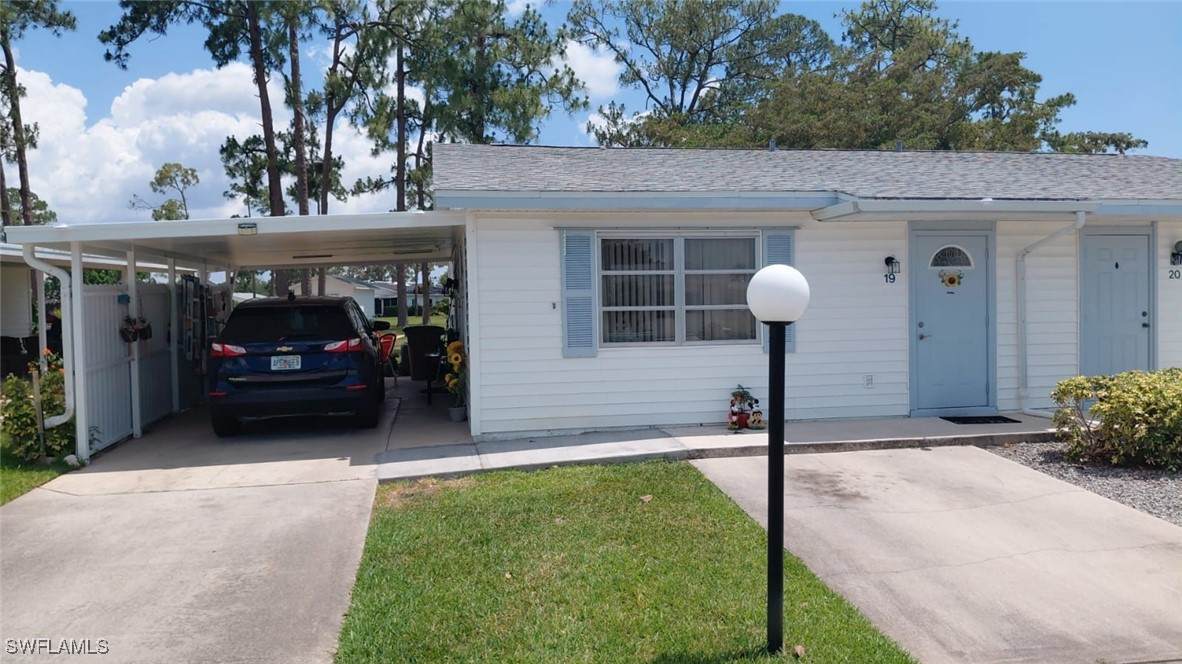 19 Pinewood Boulevard - Photo 1