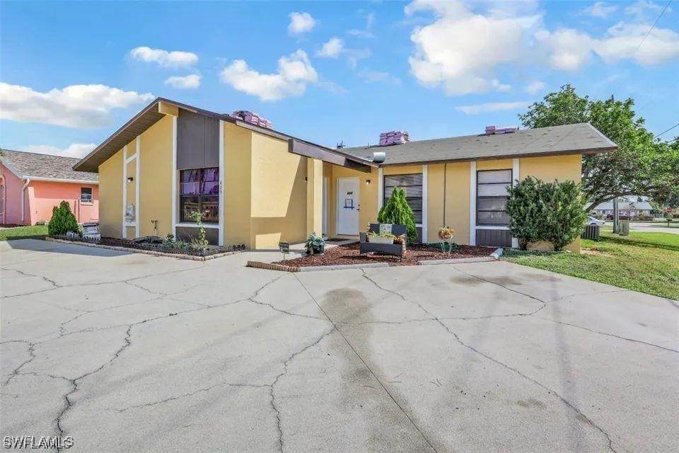 615 23rd Place - Photo 1