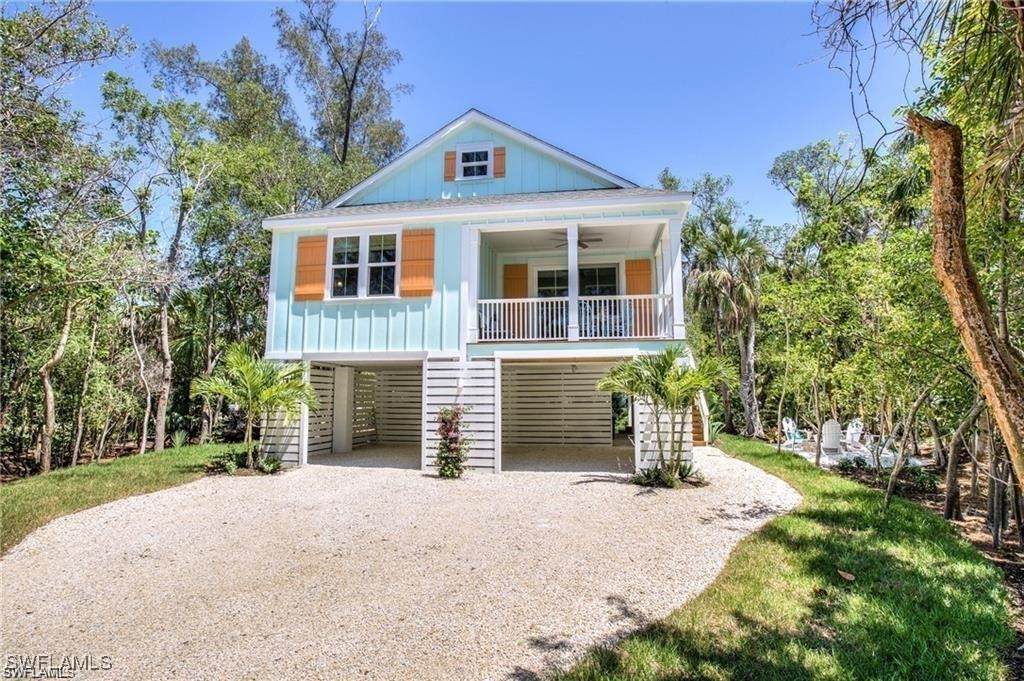 1550 Centre Street - Photo 1