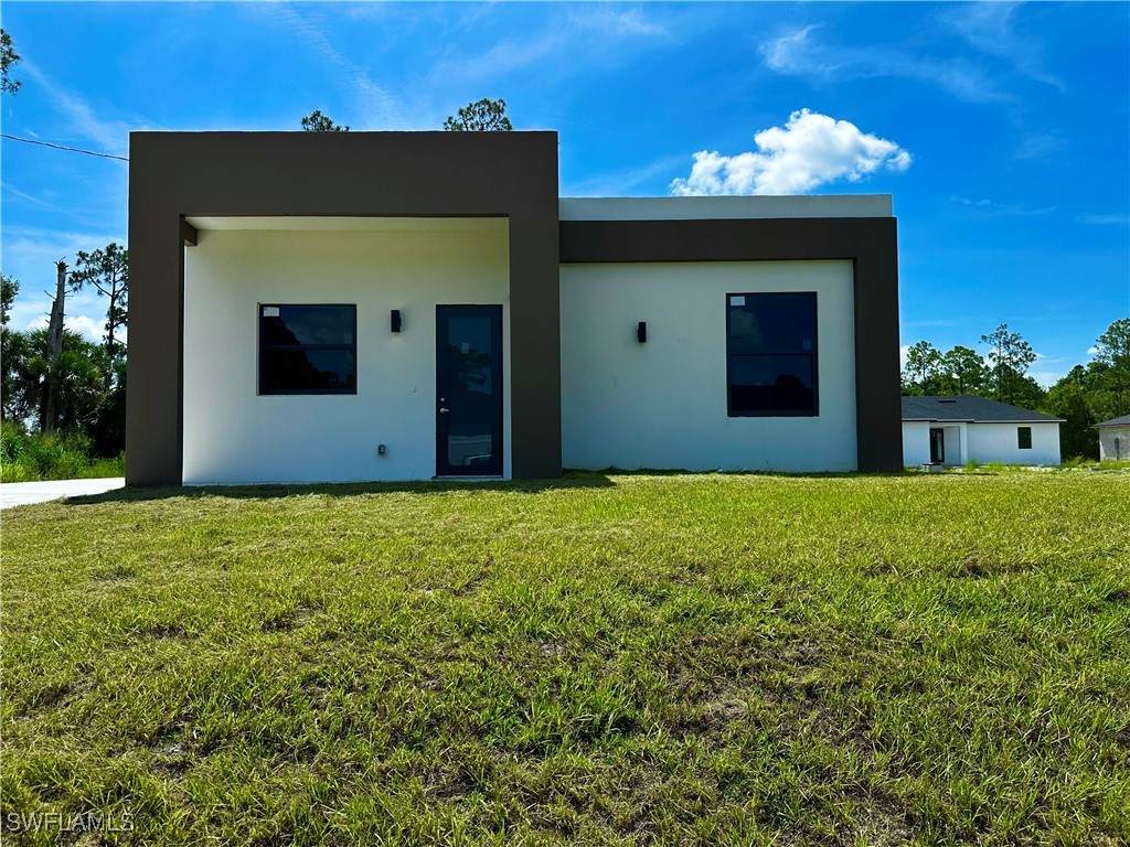 323 Mangonia Avenue - Photo 1