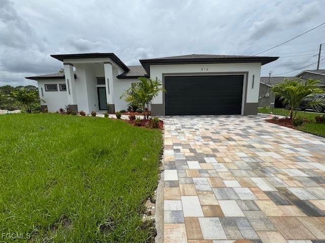 814 Floyd Avenue - Photo 1