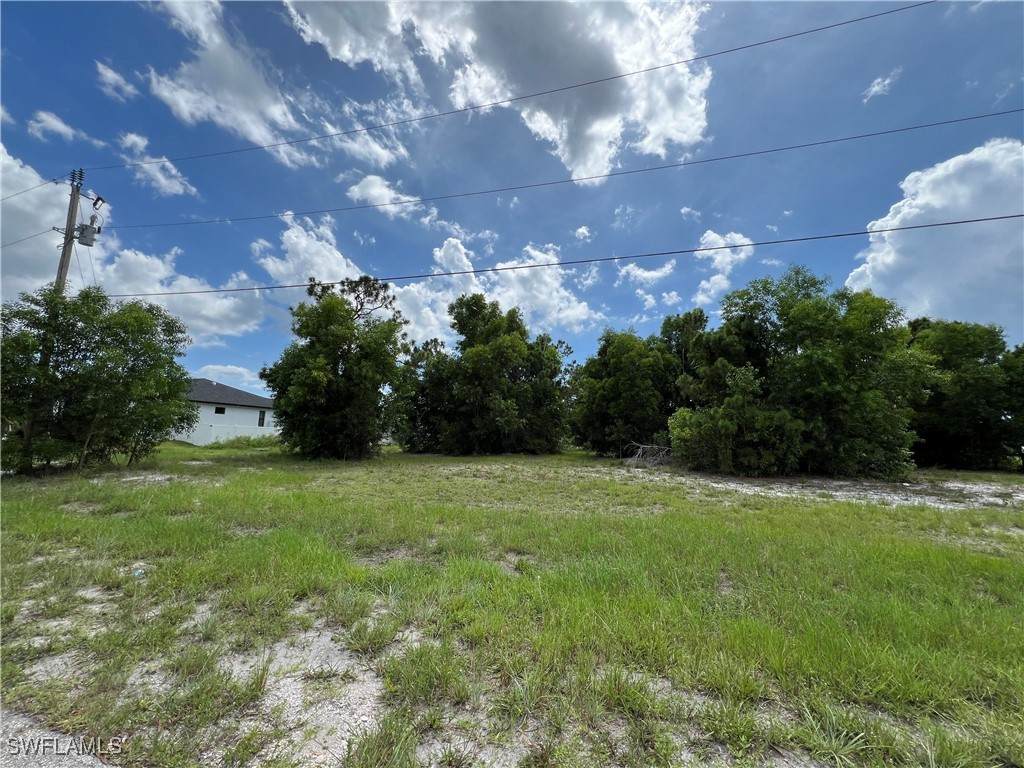 4706 38th Avenue - Photo 1