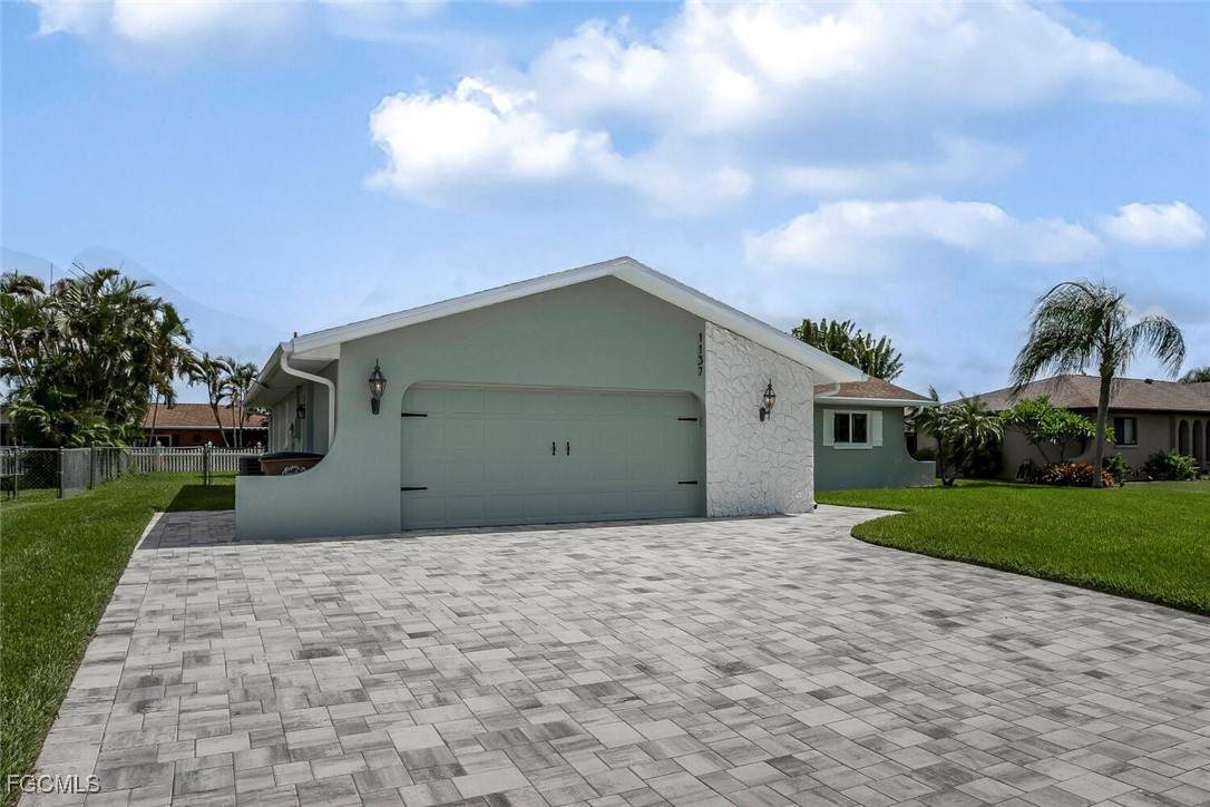 1137 19th Terrace - Photo 1