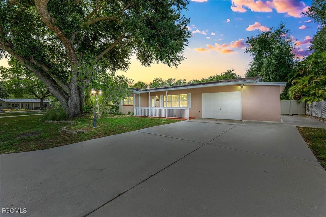 4634 Siesta Circle - Photo 1