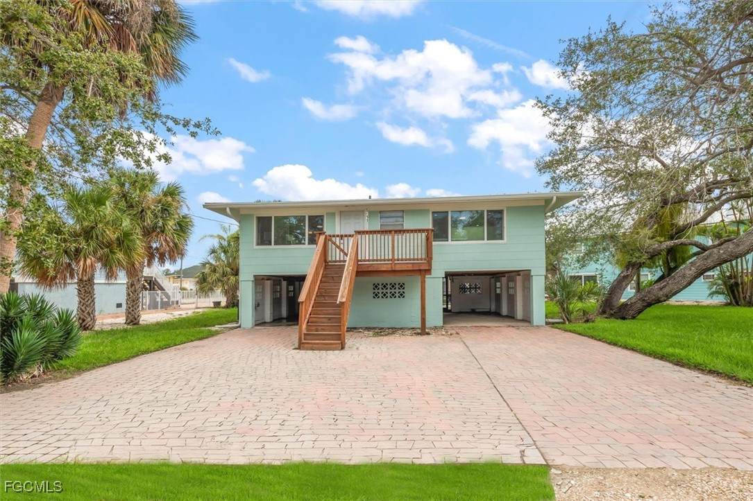 5481 Oak Ridge Avenue - Photo 1