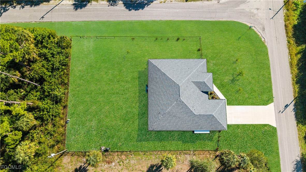 320 Lincoln Boulevard - Photo 1