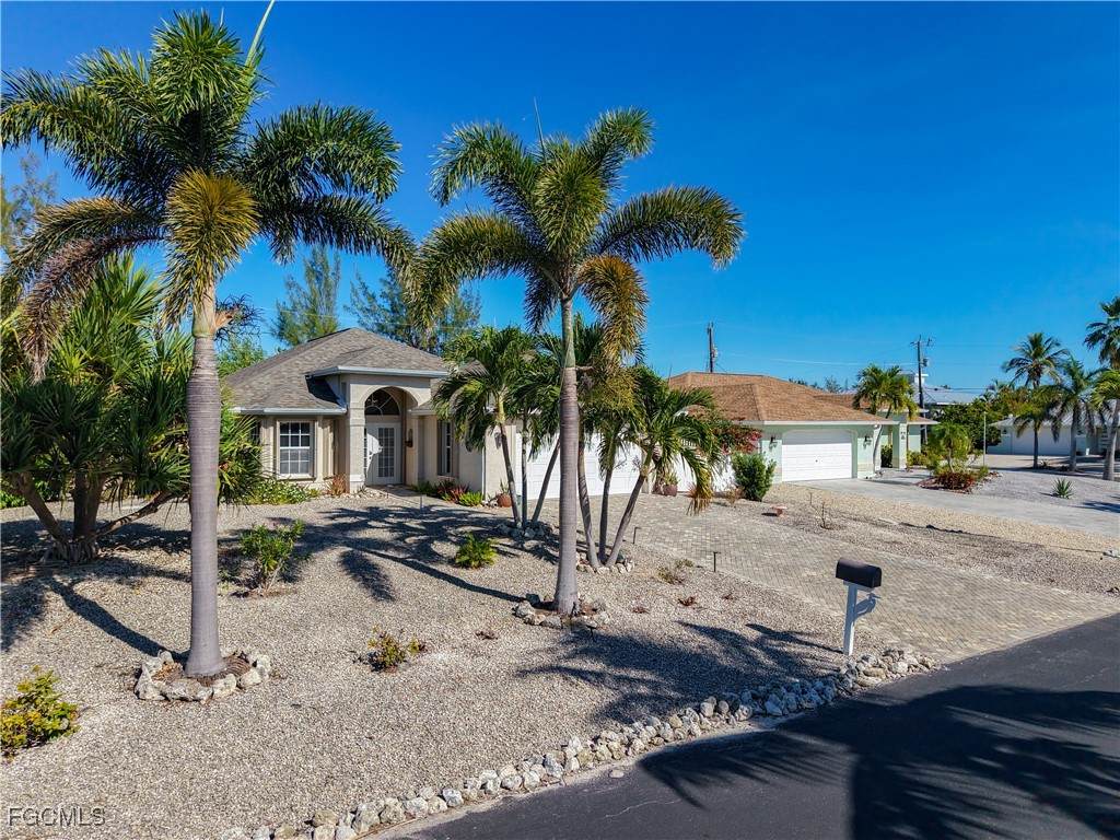 3472 Manatee Drive - Photo 1