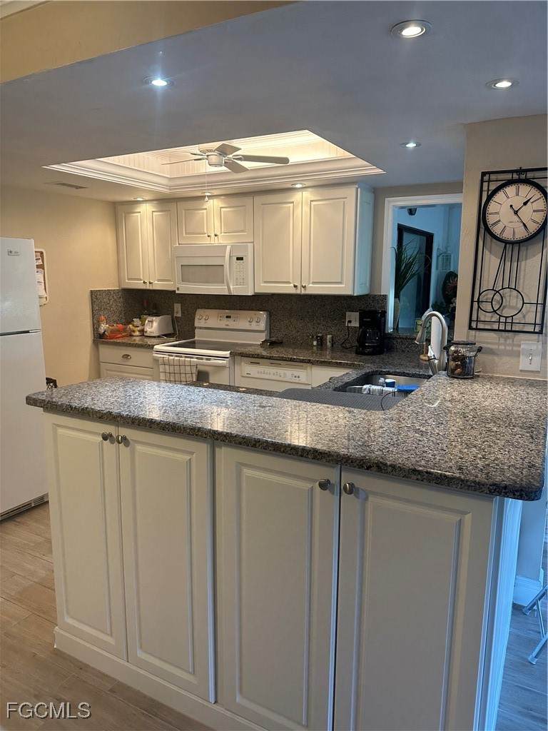 5770 Trailwinds Drive - Photo 1