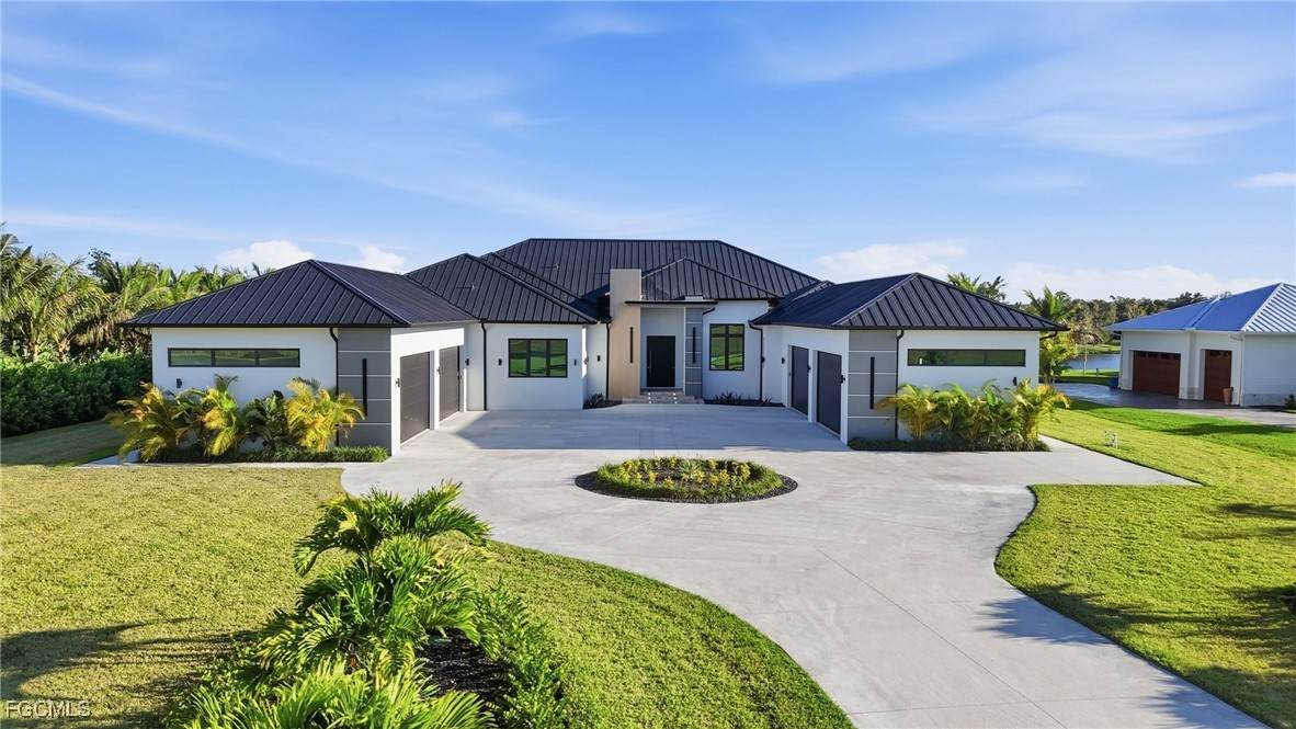 2532 Caloosa Shores Dr - Photo 1