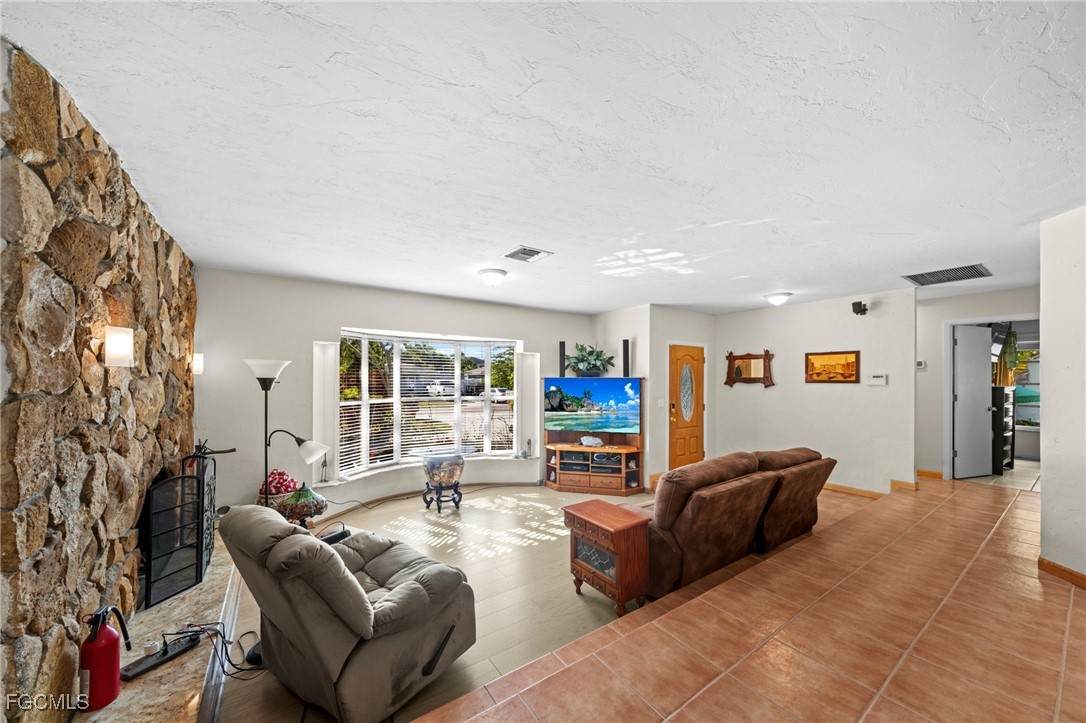813 105th Avenue - Photo 1