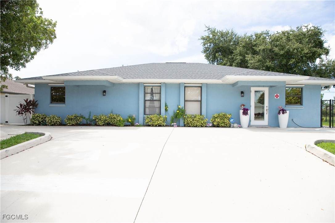 2828 Santa Barbara Boulevard - Photo 1