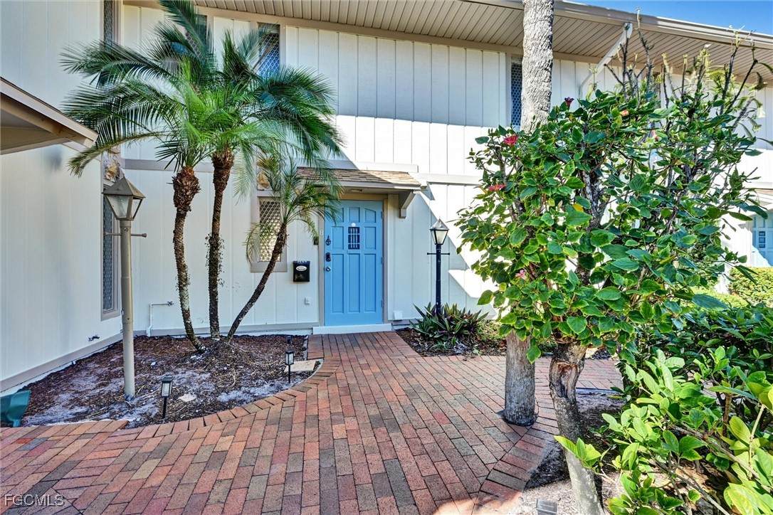 4265 Island Circle - Photo 1