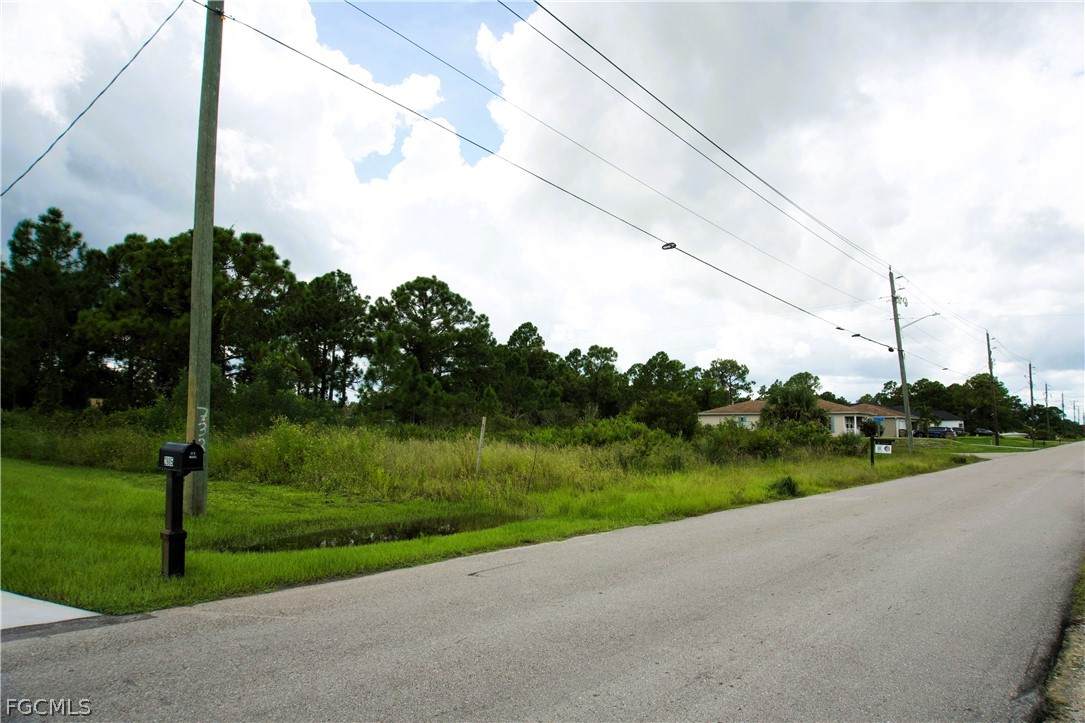 2807 42nd Street - Photo 1