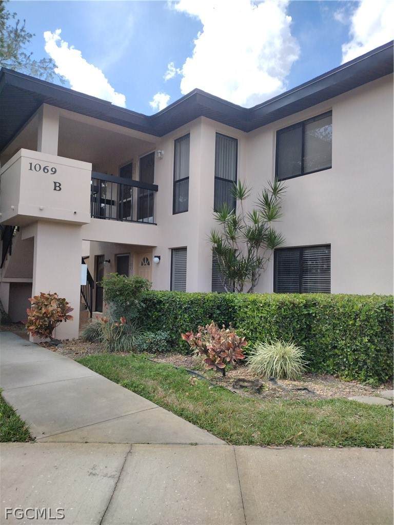 1069 Villa Drive - Photo 1