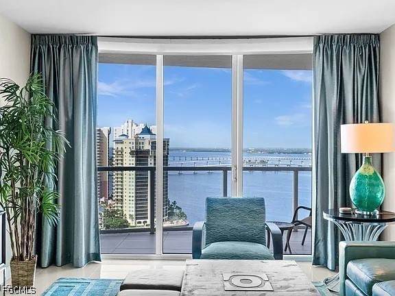 3000 Oasis Grand Boulevard - Photo 1