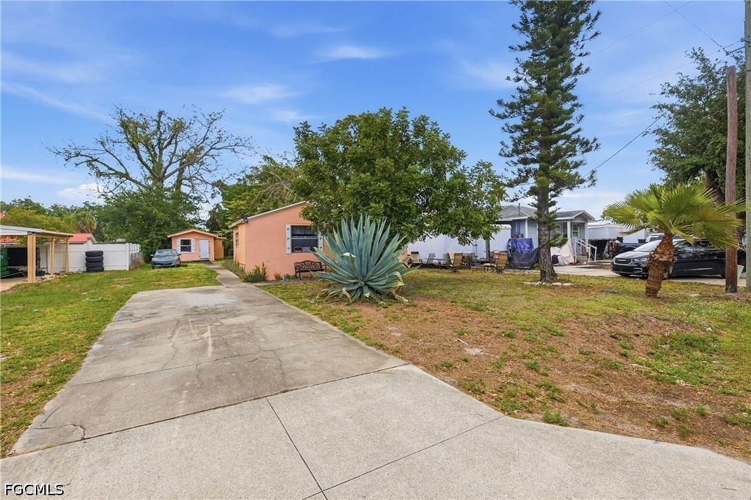 2355 Jeffcott Street - Photo 1