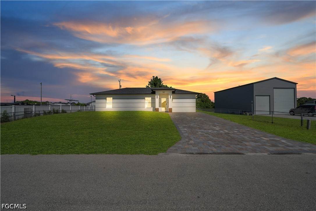 747 Fleming Avenue - Photo 1
