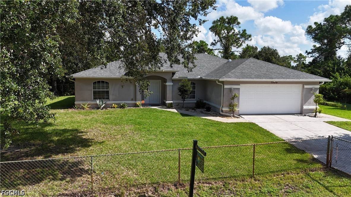1025 Iris Street - Photo 1