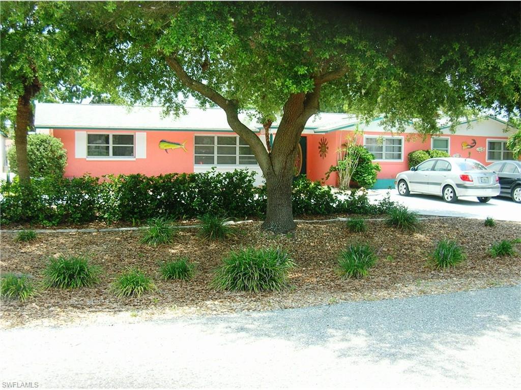 2138 Saint Croix Ave - Photo 1