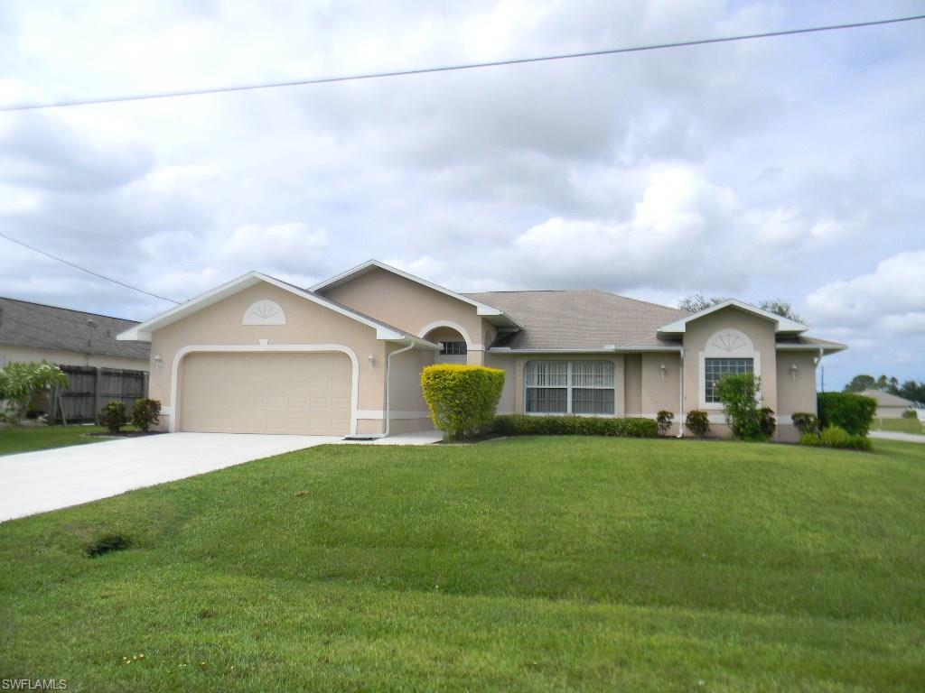 320 NE 14th Ave, Cape Coral, FL 33909 (#216054831) :: Homes and Land Brokers, Inc