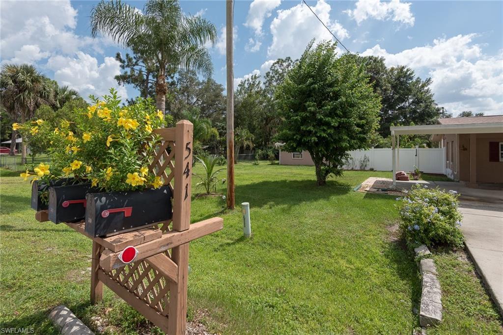 541 Monterey St - Photo 1