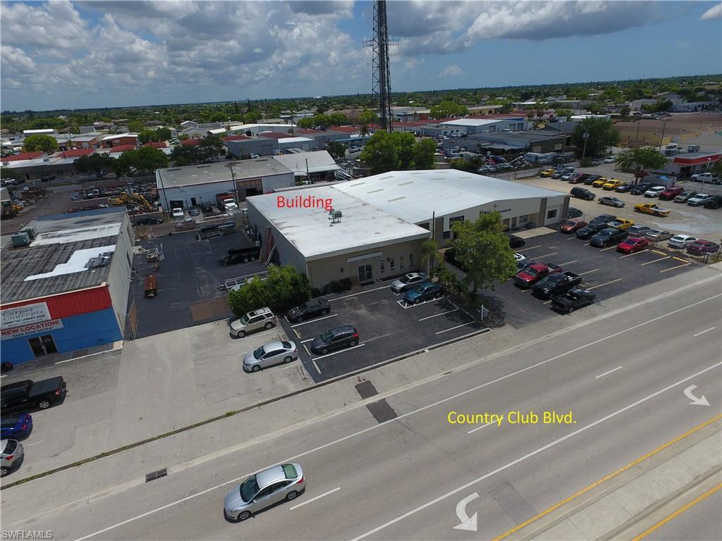 923 Country Club Blvd - Photo 1
