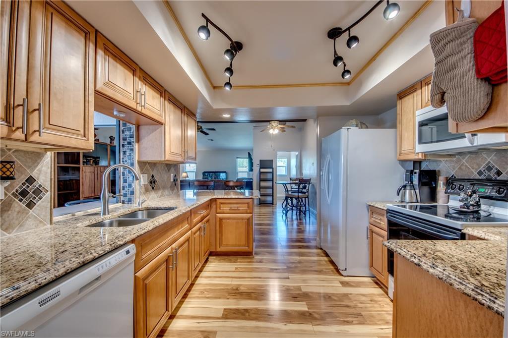 1015 17th Ave - Photo 1