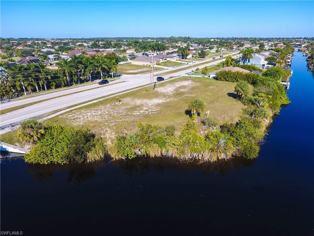 2720 Surfside Blvd - Photo 1