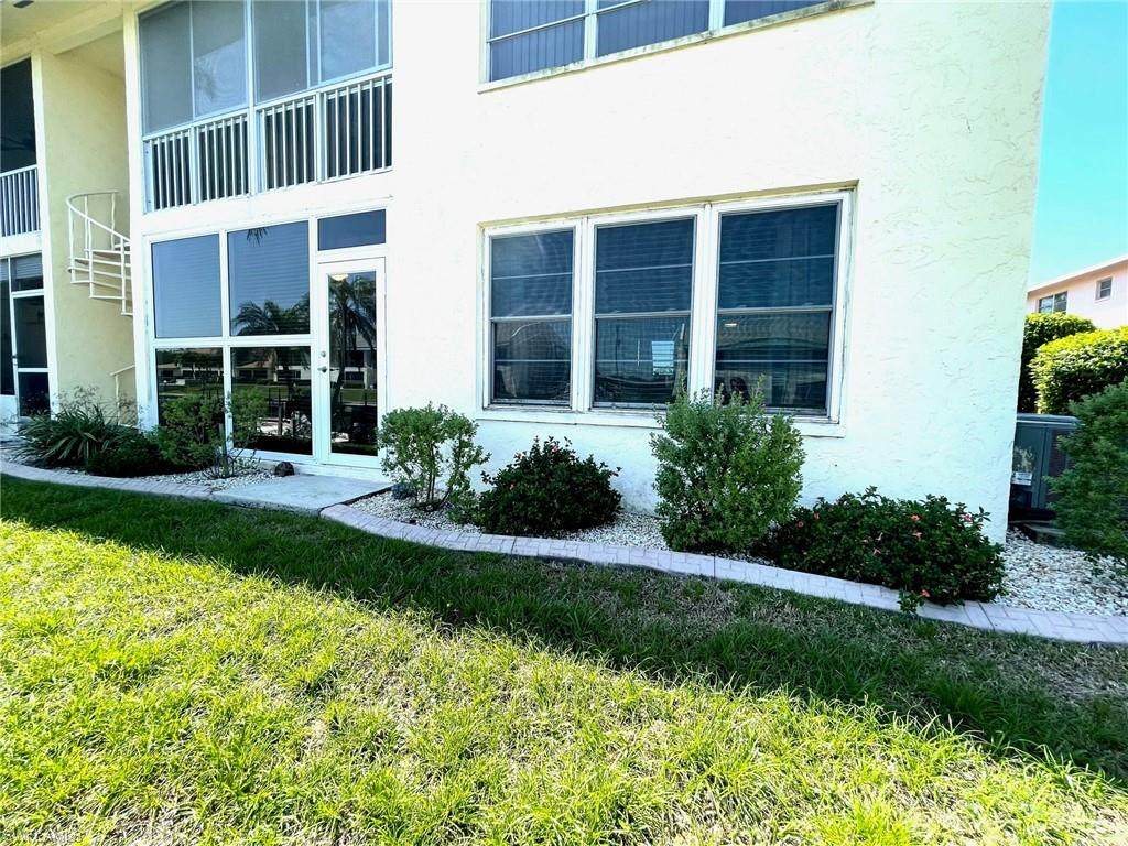 1345 40th Terrace - Photo 1
