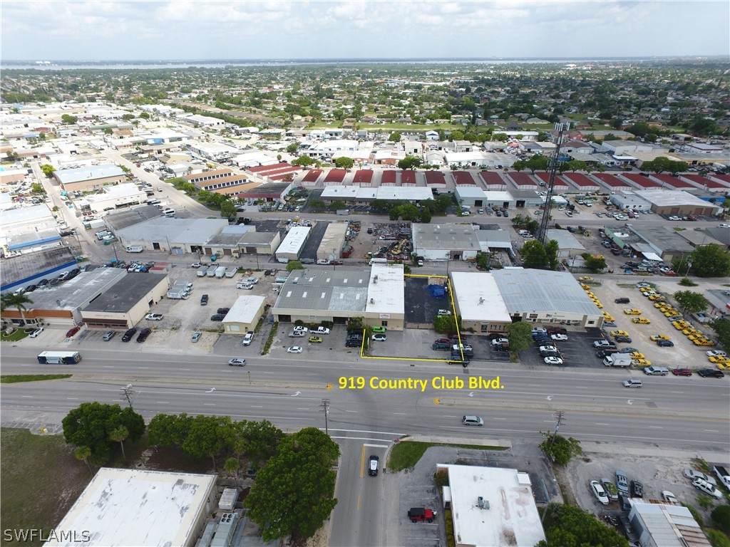 919 Country Club Boulevard - Photo 1