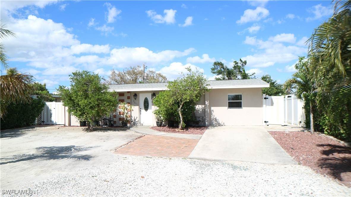 2201 Coronet Street - Photo 1
