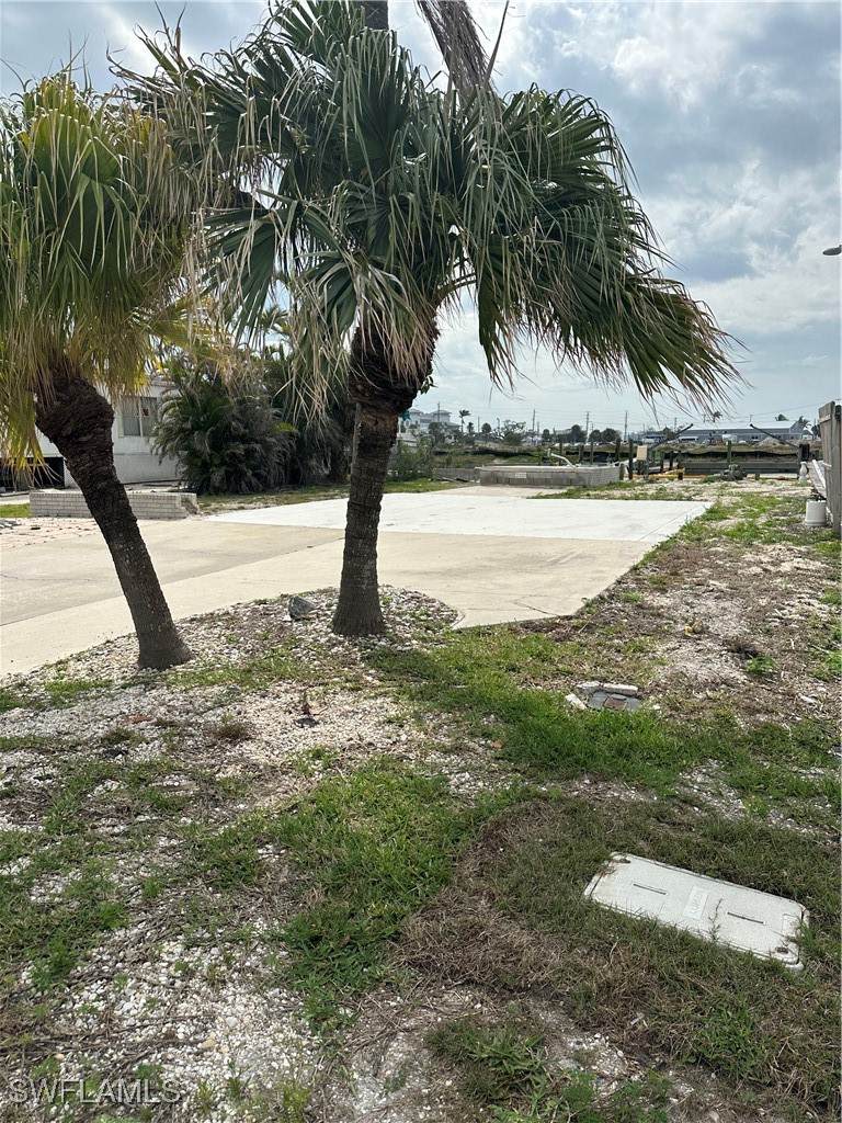 829 Oak Street - Photo 1