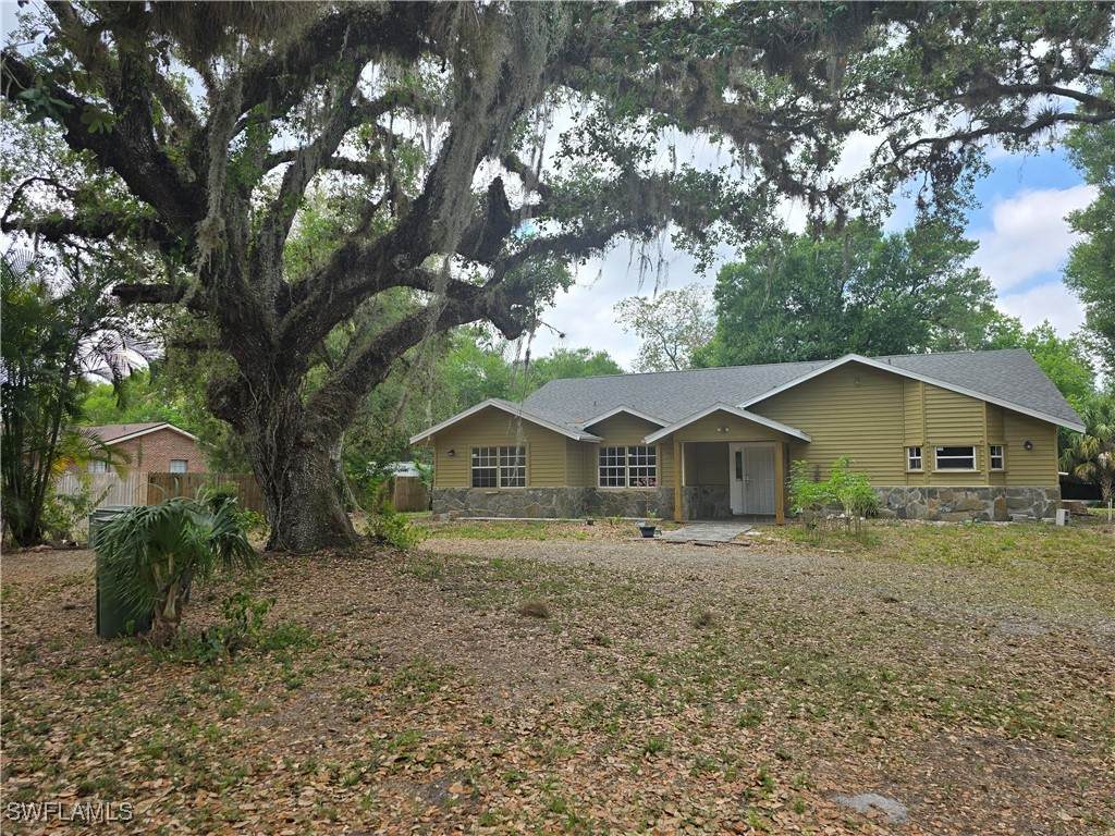 140 Davis Street - Photo 1