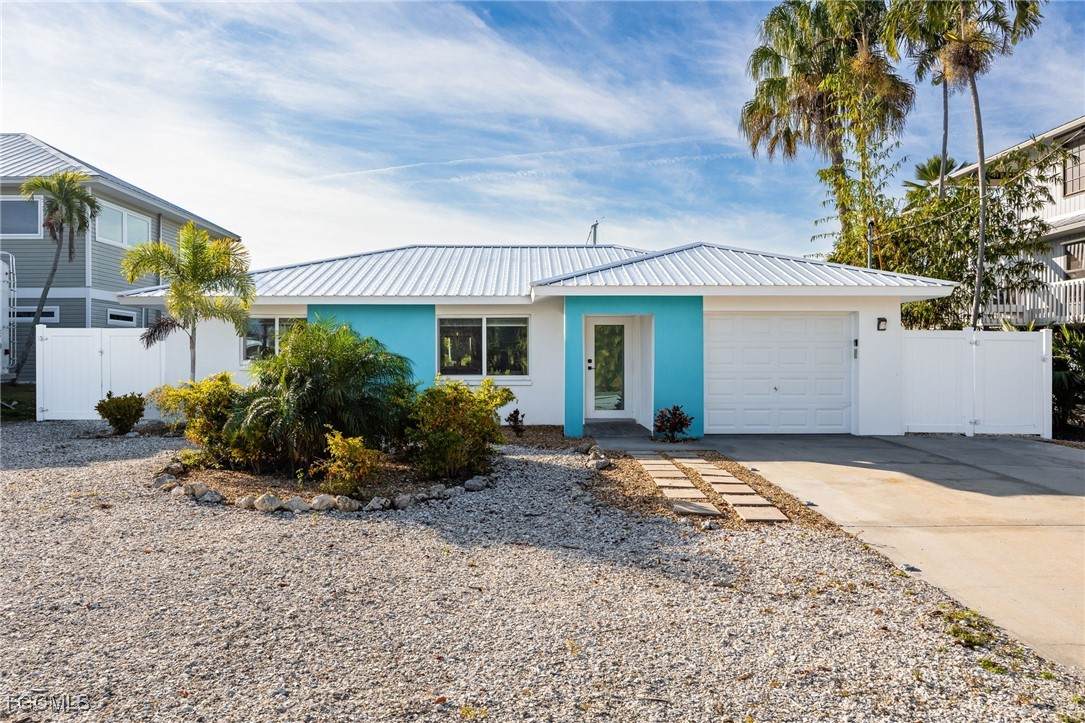 3571 Emerald Avenue - Photo 1