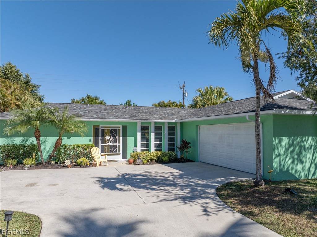 913 26th Terrace - Photo 1