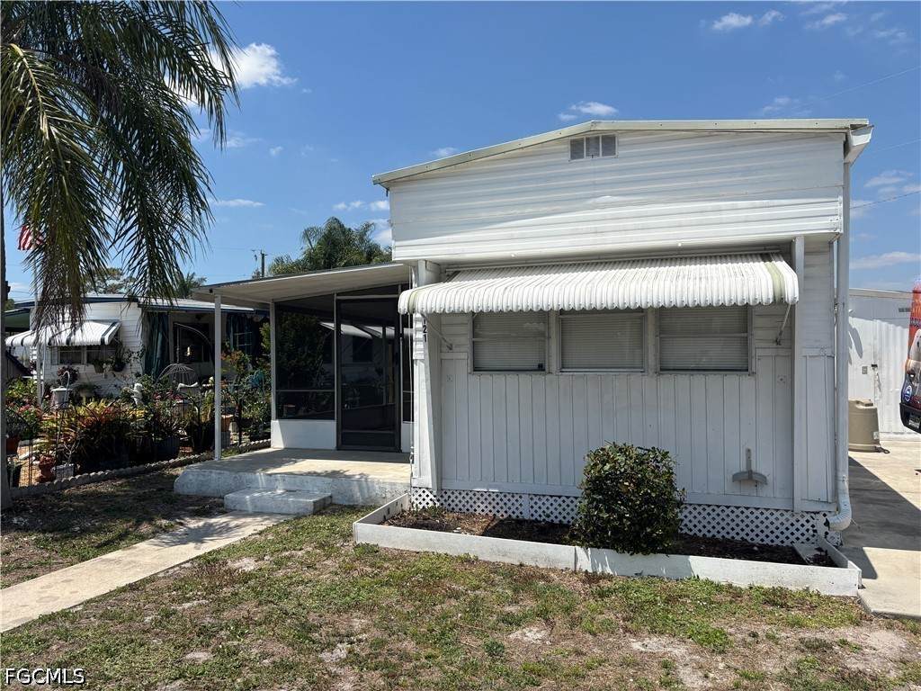 121 Coachlight Lane - Photo 1