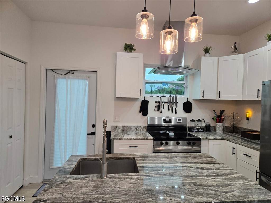 23041 Roundtree Avenue - Photo 1