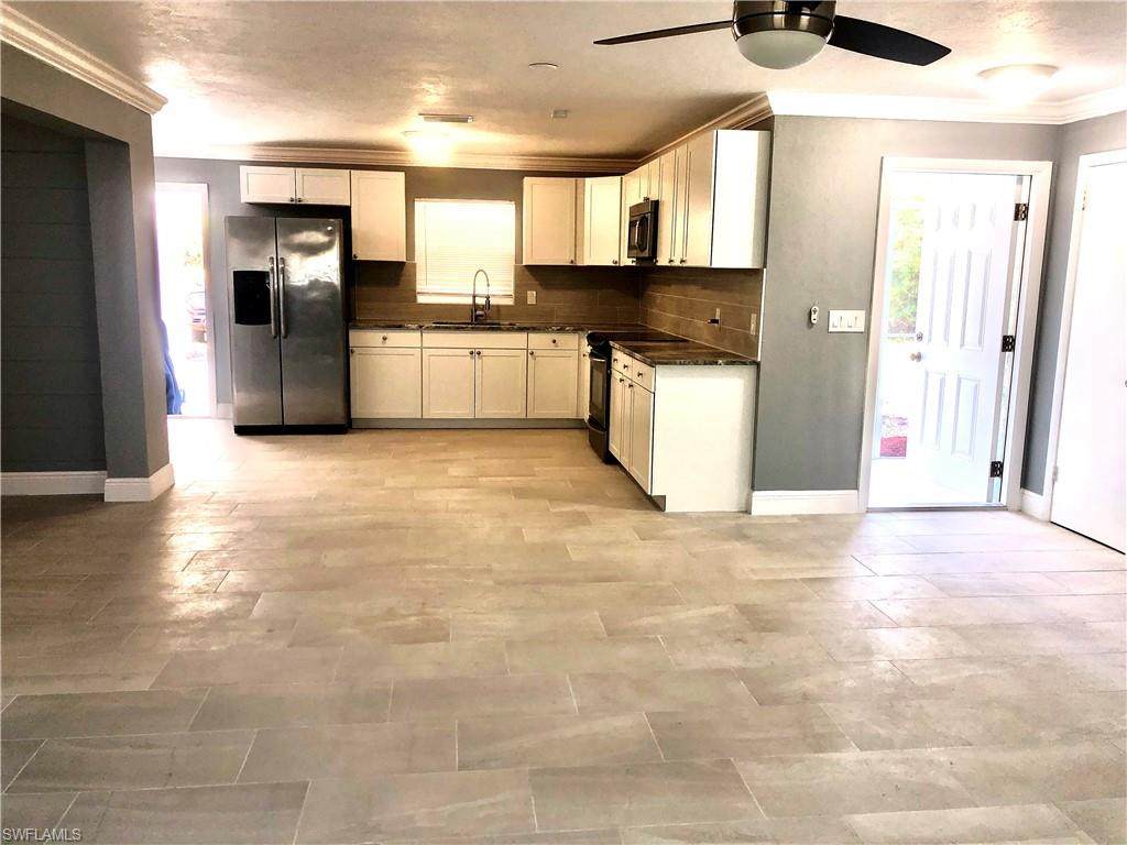 109 Truman Ave - Photo 1