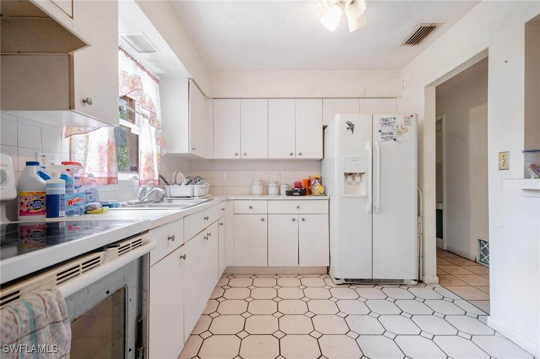 1208 Barnsdale Street - Photo 1