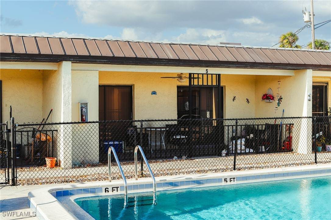 4514 Santa Barbara Boulevard - Photo 1