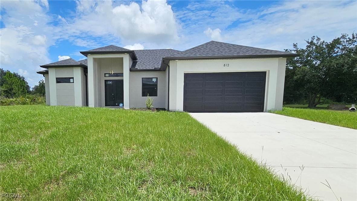 812 Hibiscus Avenue - Photo 1