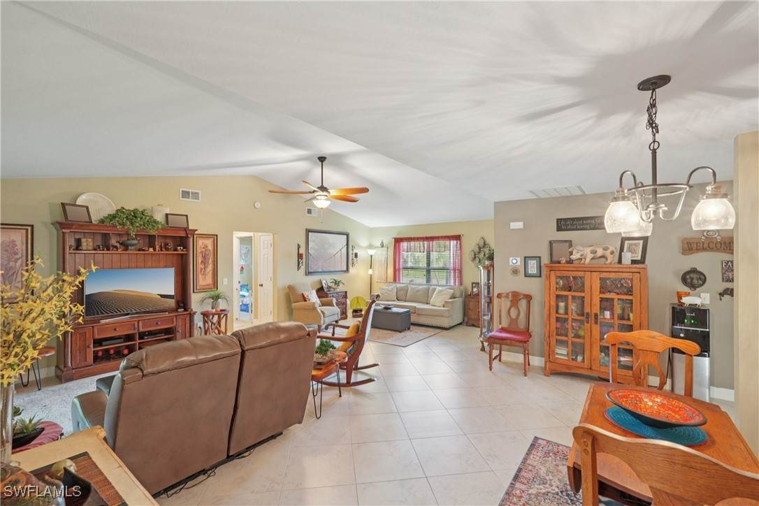 538 32nd Terrace - Photo 1