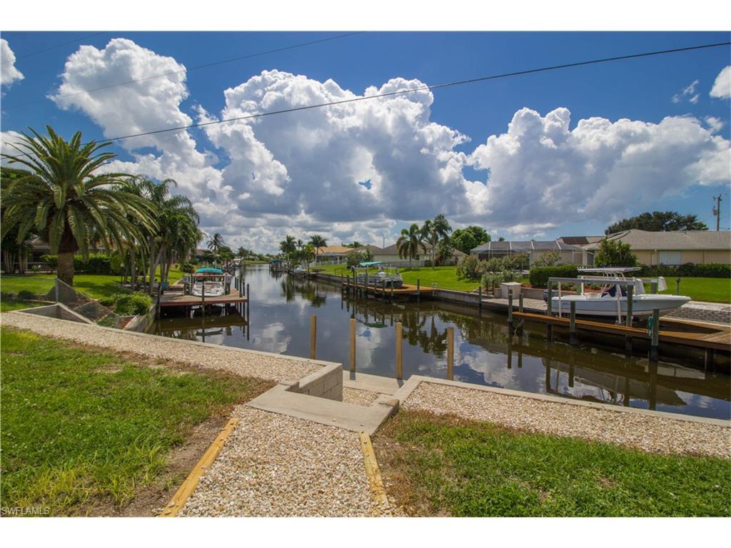 1116 SE 37th St, Cape Coral, FL 33904 (#216058565) :: Homes and Land Brokers, Inc