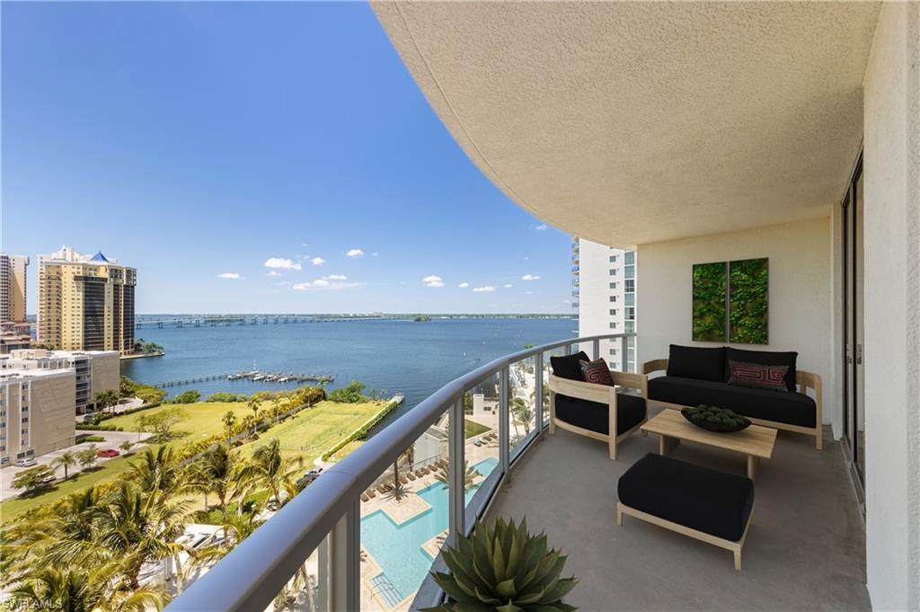 3000 Oasis Grand Boulevard - Photo 1