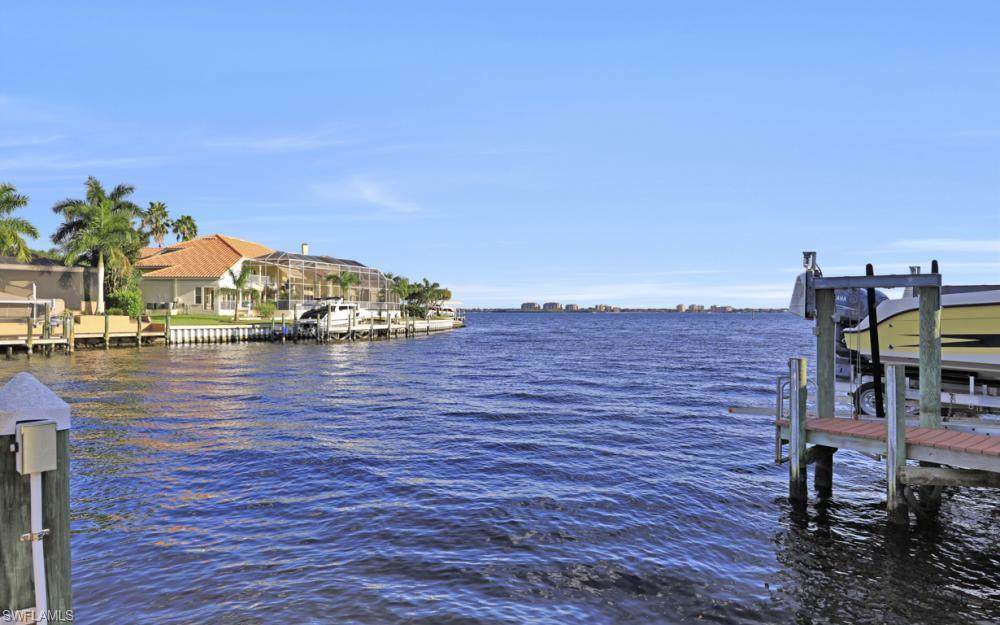 469 Bayshore Dr - Photo 1