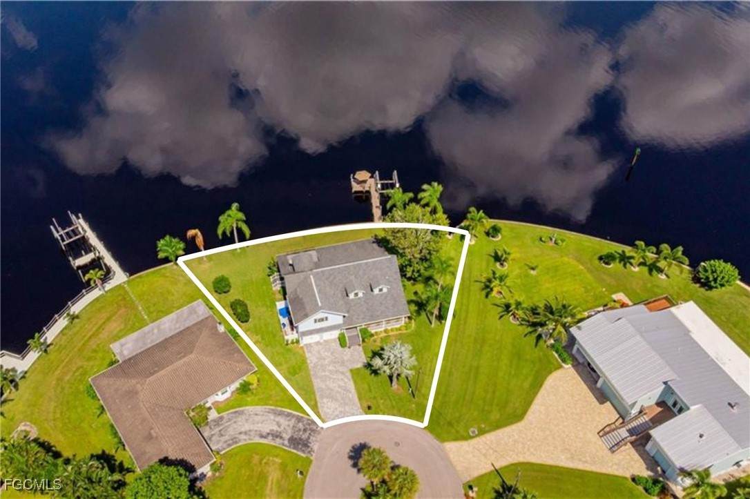 1943 Bahama Avenue - Photo 1