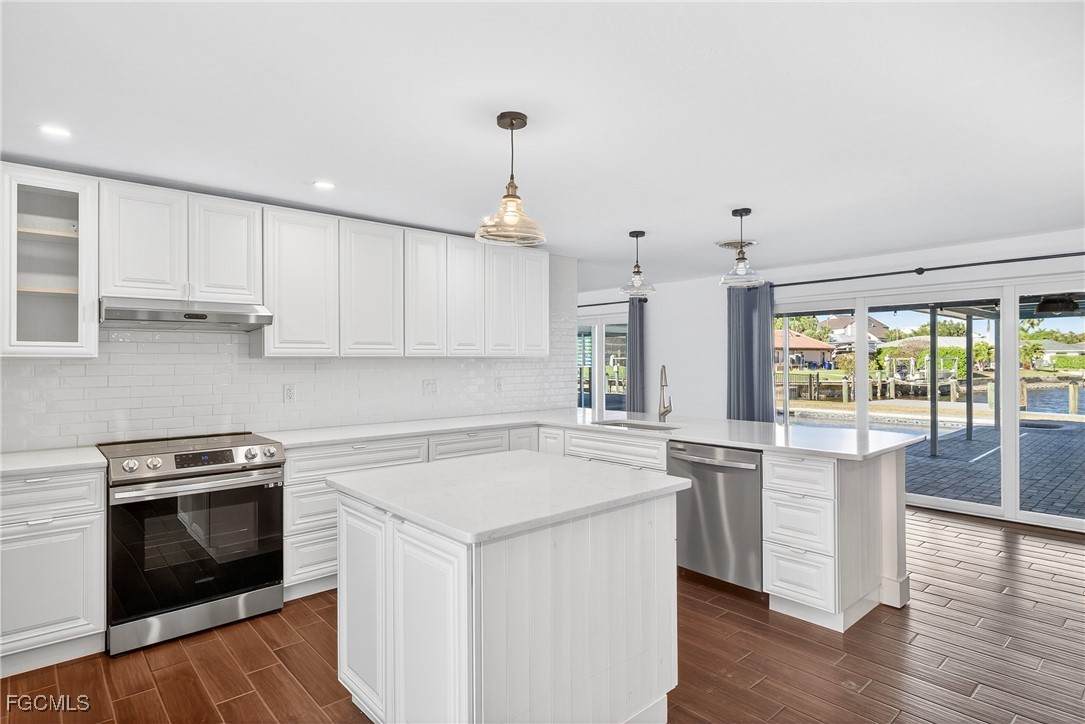 541 Bayside Drive - Photo 1