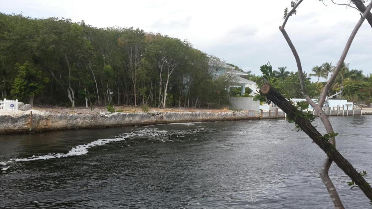 484 Barracuda Boulevard - Photo 1