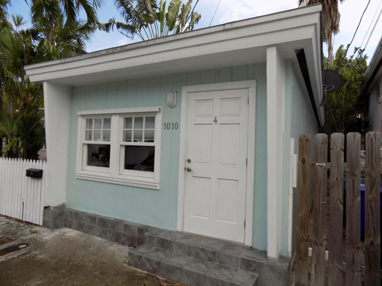 1010 Grinnell Street - Photo 1