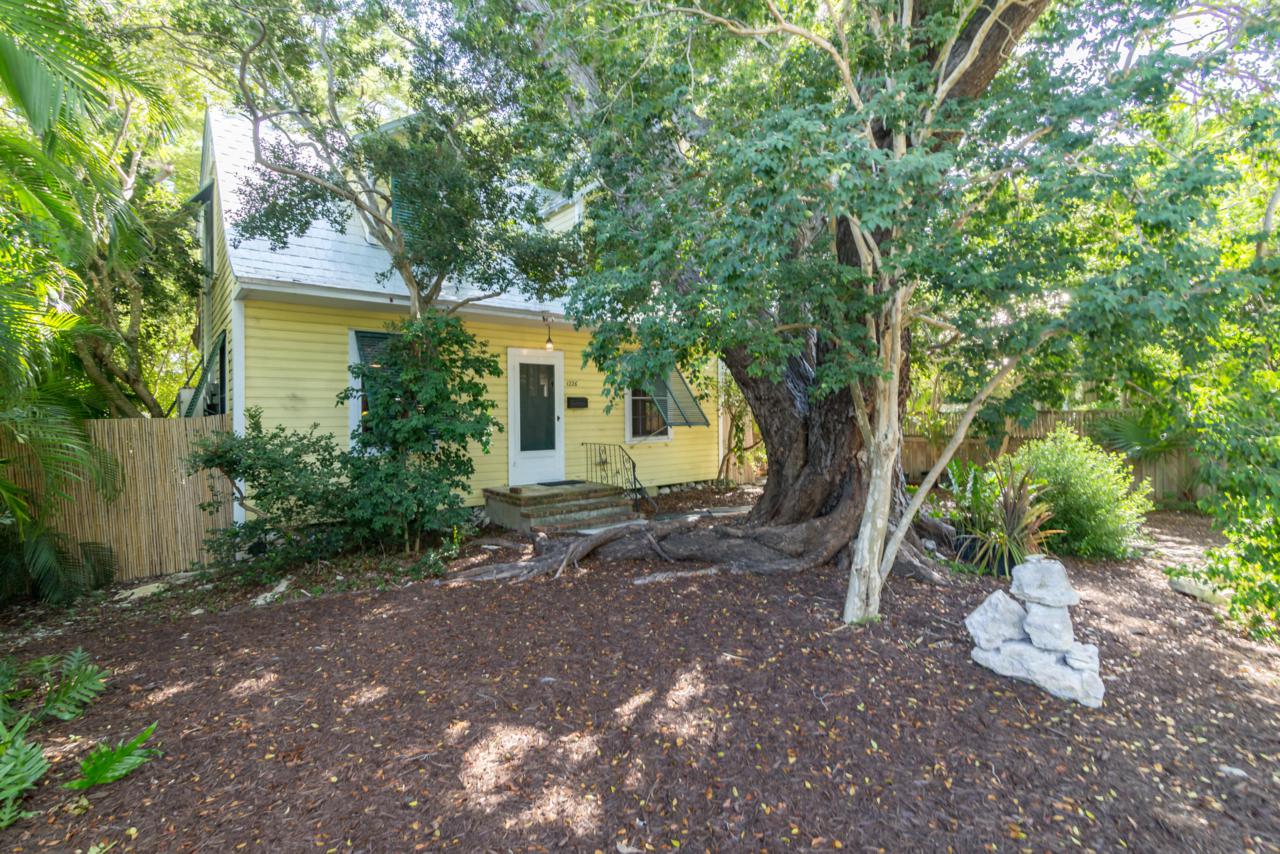 1226 South Street - Photo 1